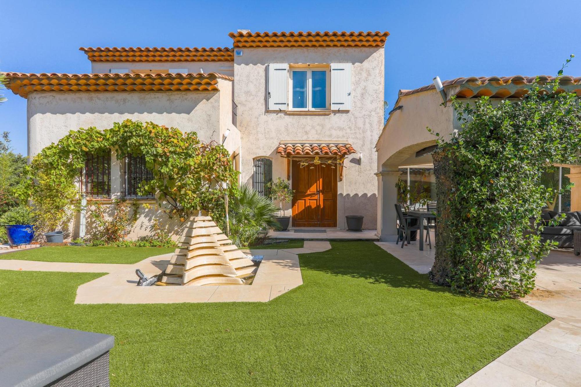 Complete Au Soleil D'azur Villa *